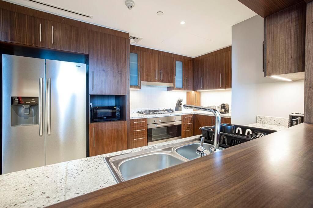 Magnificent Brand New Lux 3Br Burj & Fountain View Apartman Dubaj Kültér fotó