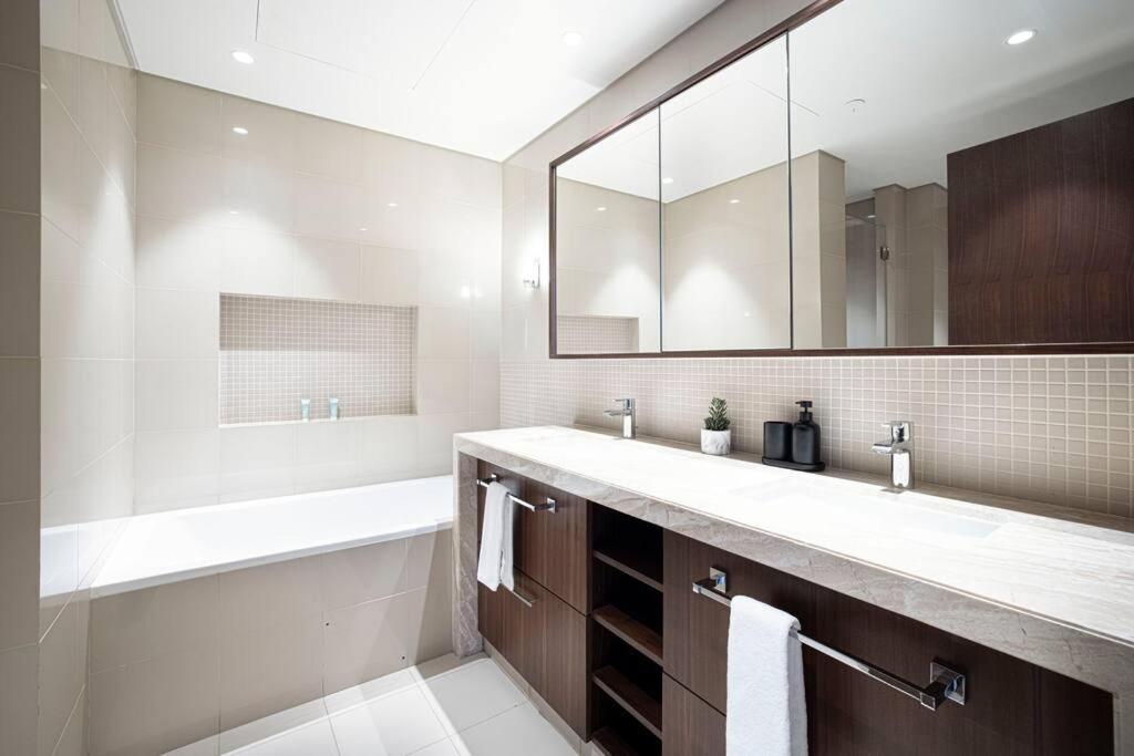 Magnificent Brand New Lux 3Br Burj & Fountain View Apartman Dubaj Kültér fotó